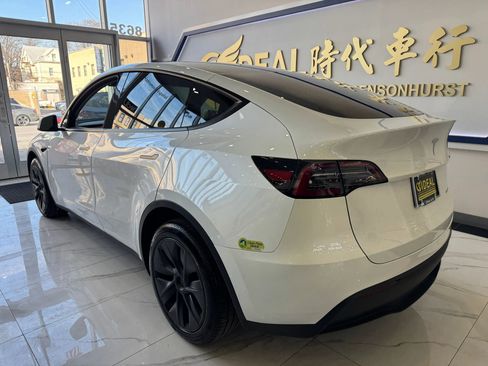 Used 2024 Tesla Model Y Long Range image 4