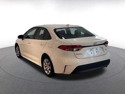 Used 2025 Toyota Corolla LE image 11