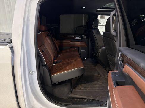 Used 2024 GMC Sierra 2500 Denali Ultimate image 13