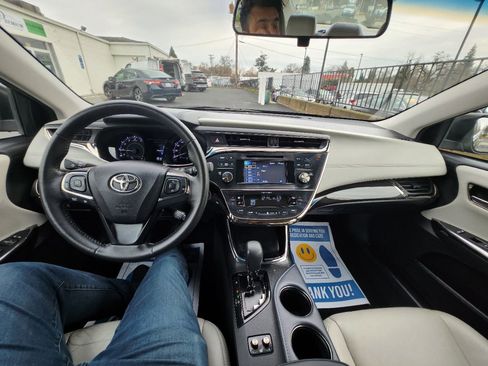 Used 2014 Toyota Avalon XLE image 13