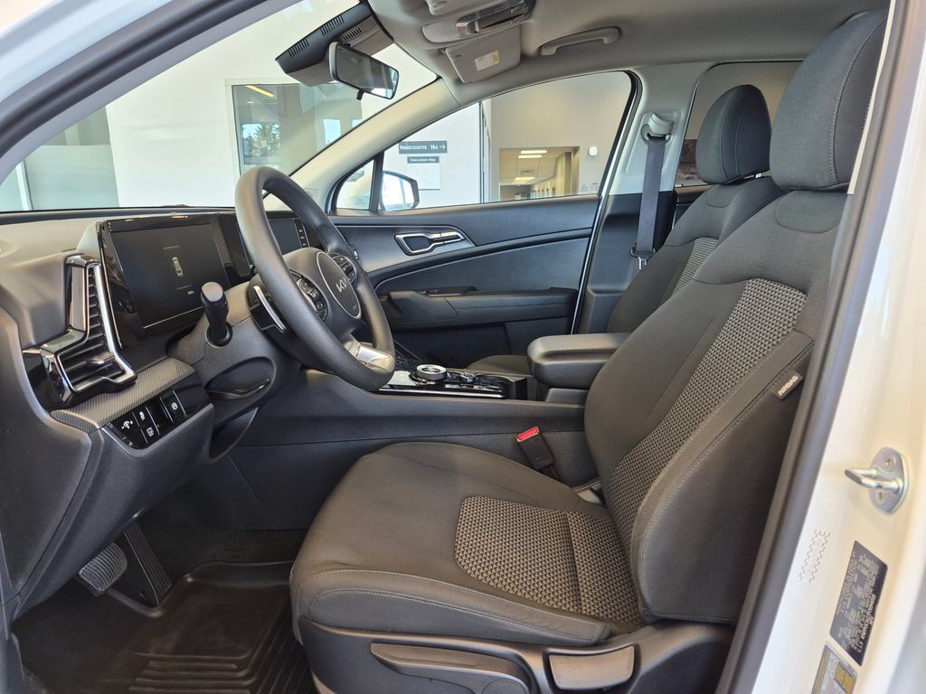 Used 2023 Kia Sportage LX AWD/4WD image 14