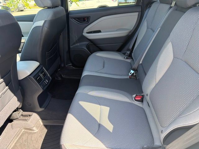 Certified 2025 Subaru Forester Premium AWD/4WD image 25