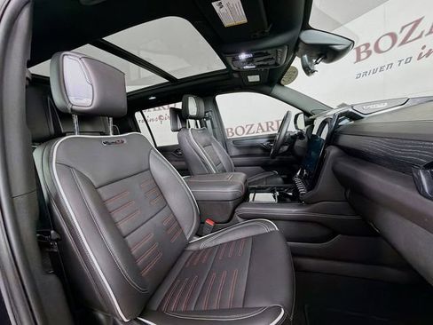Used 2025 GMC Yukon XL AT4 Ultimate AWD/4WD image 36