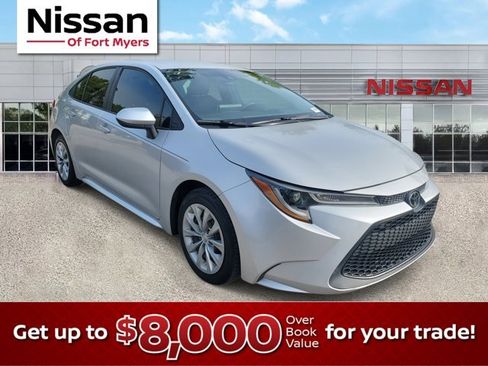 Used 2021 Toyota Corolla LE image 1