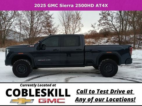Used 2025 GMC Sierra 2500 AT4X w/ AT4X AEV Edition image 9