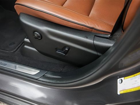 Used 2021 Jeep Grand Cherokee Overland image 9