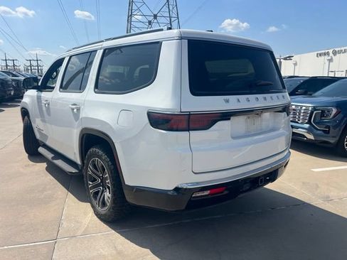 Used 2024 Jeep Wagoneer Series II w/ Flexible Seating Group AWD/4WD image 4