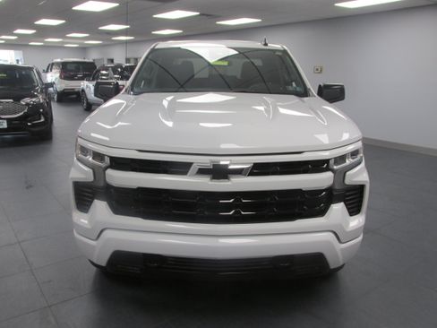 Used 2023 Chevrolet Silverado 1500 RST w/ Z71 Off-Road Package AWD/4WD image 2