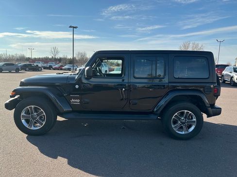 Used 2022 Jeep Wrangler Unlimited Sahara image 37