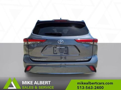 Used 2022 Toyota Highlander Limited AWD/4WD image 6
