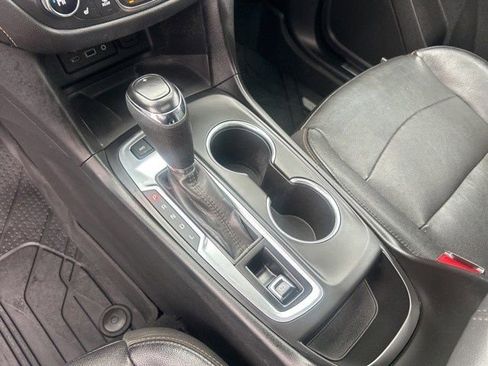 Used 2020 Chevrolet Equinox Premier image 24