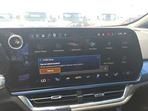 Used 2025 Chevrolet Equinox EV LT w/ Convenience Package FWD image 20