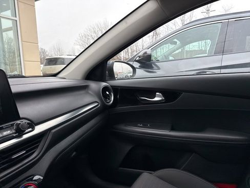 Used 2019 Kia Forte S w/ S Premium Package image 6