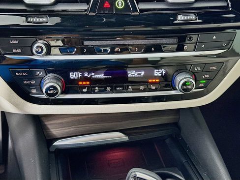 Used 2019 BMW 530i w/ Premium Package RWD image 16