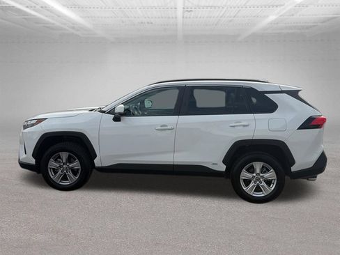 Used 2023 Toyota RAV4 XLE AWD/4WD image 6