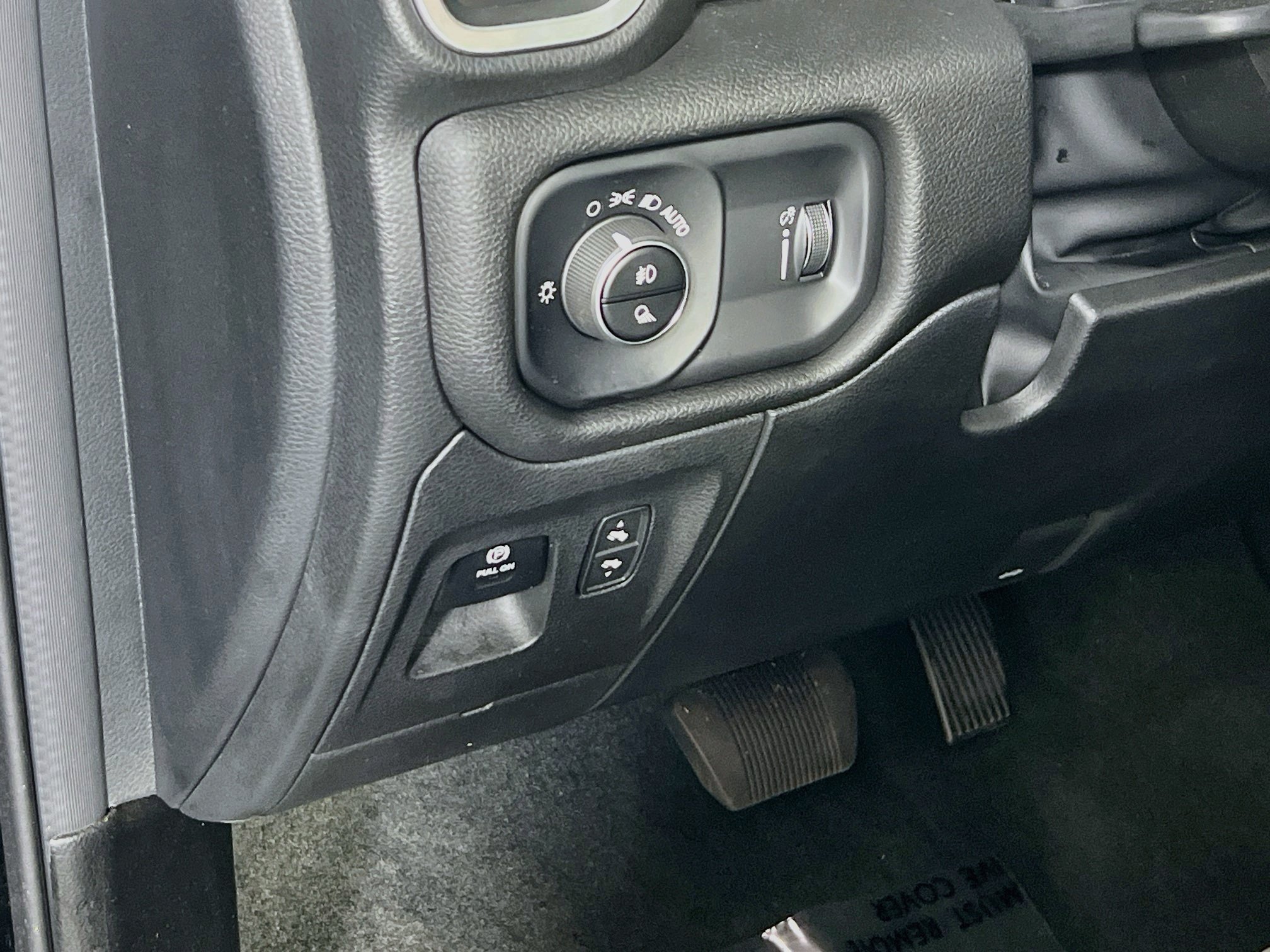 Used 2023 RAM 1500 Big Horn AWD/4WD image 10