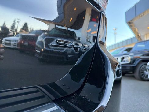 Used 2019 Jeep Grand Cherokee SRT image 9