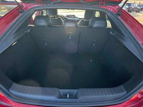 Used 2019 MAZDA MAZDA3 Hatchback w/ Preferred Package image 13