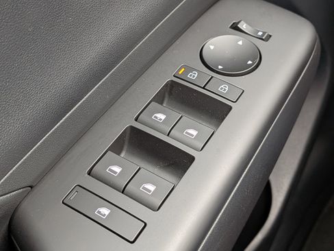 Certified 2025 Hyundai Kona SEL image 24