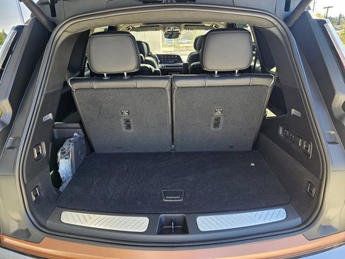 New 2027 Cadillac Vistiq Platinum AWD/4WD image 14
