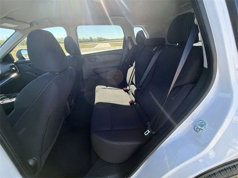 Used 2024 Nissan Rogue S image 24