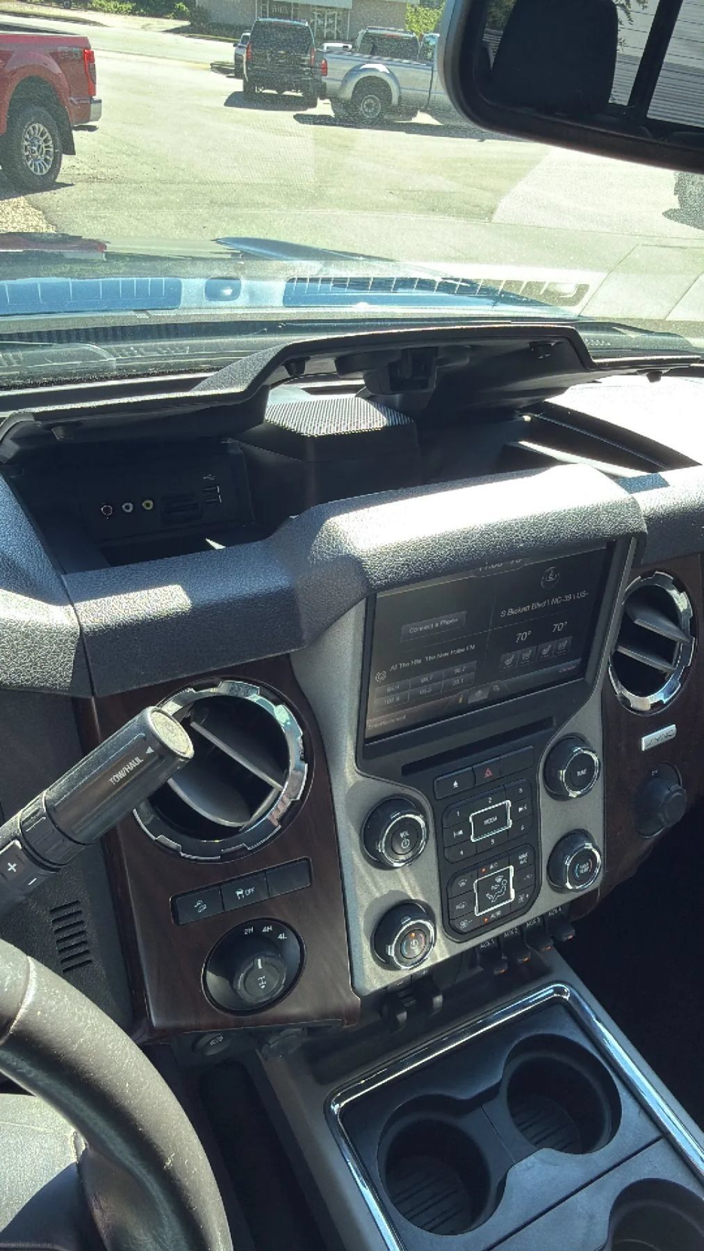 Used 2015 Ford F250 Lariat w/ Lariat Ultimate Package AWD/4WD image 31