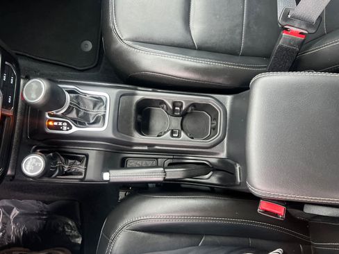 Used 2023 Jeep Wrangler Sahara w/ Cold Weather Group image 24