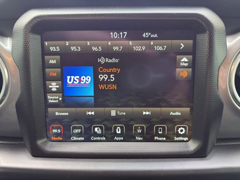 Used 2021 Jeep Wrangler Unlimited Sahara w/ Uconnect 4C Nav & Sound Group AWD/4WD image 23