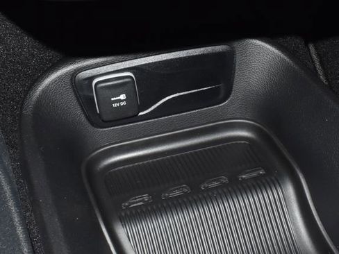 New 2026 Chrysler Pacifica Select FWD image 24