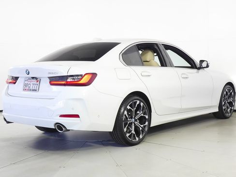 Certified 2025 BMW 330i Sedan w/ M Sport Package RWD image 7