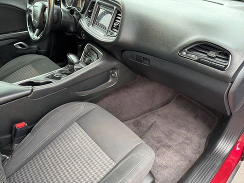 Used 2018 Dodge Challenger SXT image 19