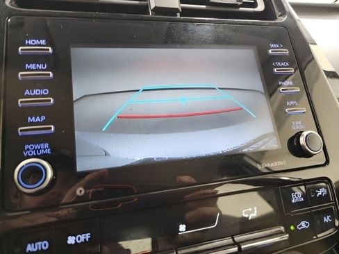 Used 2021 Toyota Prius LE image 3