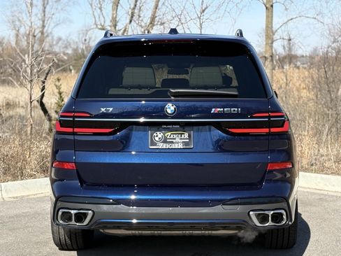 Used 2025 BMW X7 M60i image 5