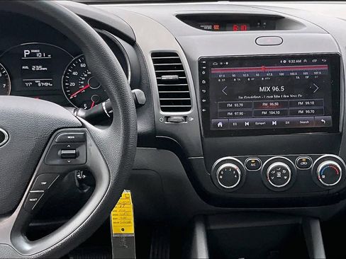 Used 2017 Kia Forte LX image 6