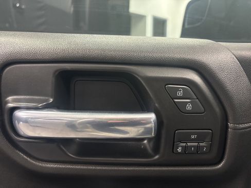 Used 2020 GMC Sierra 1500 SLT w/ X31 Off-Road Package image 24
