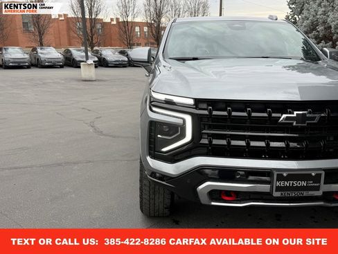 Used 2025 Chevrolet Suburban Z71 image 13
