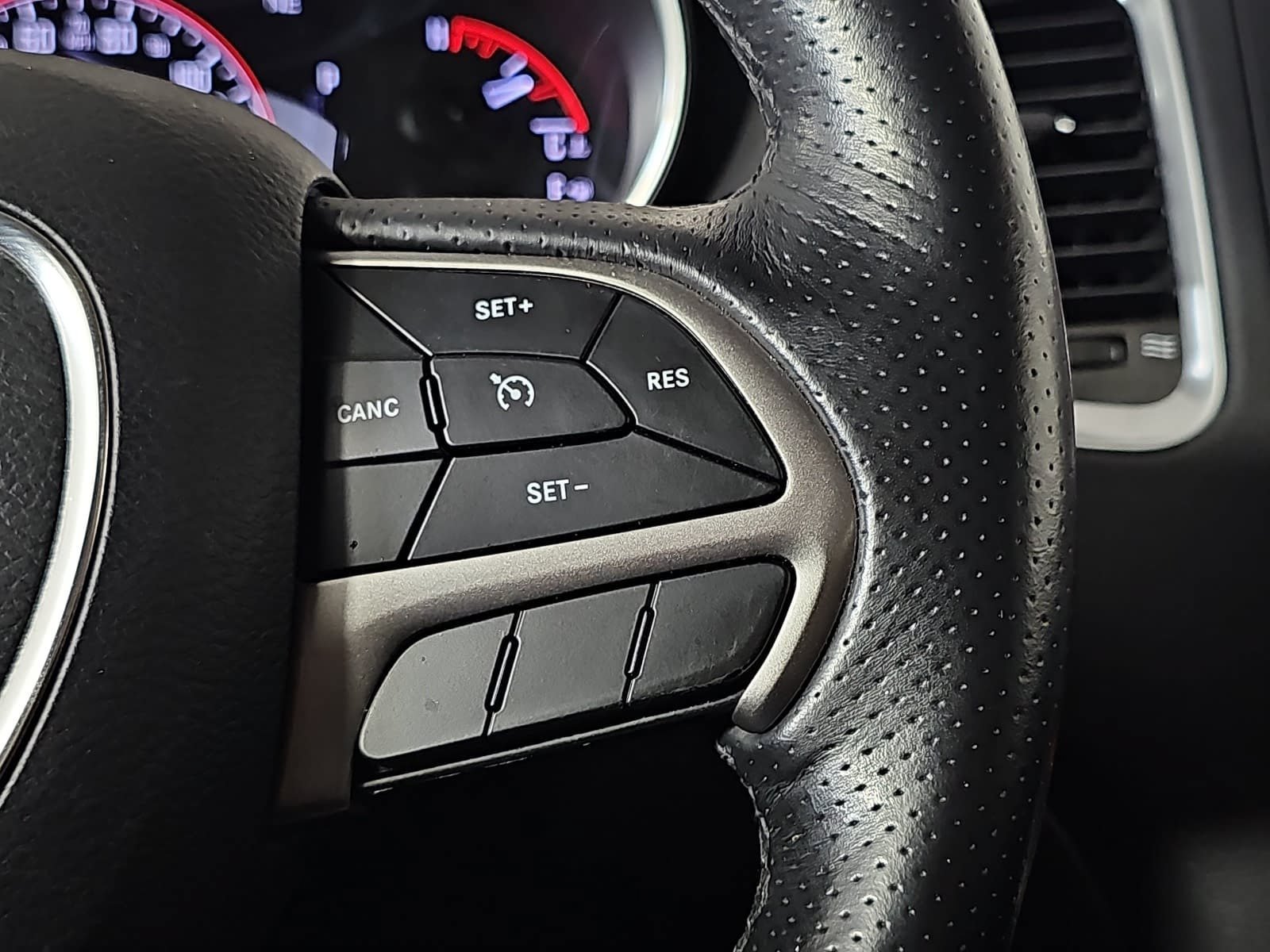 Used 2019 Dodge Durango SXT AWD/4WD image 16