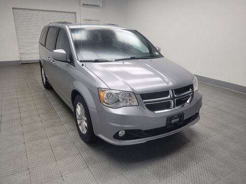 Used 2019 Dodge Grand Caravan SXT FWD image 13