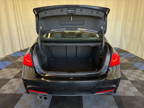 Used 2018 BMW 330i xDrive Sedan w/ M Sport Package AWD/4WD image 10