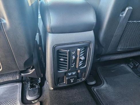 Used 2019 Jeep Grand Cherokee Limited image 18