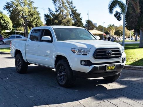 Used 2022 Toyota Tacoma SR5 AWD/4WD image 4