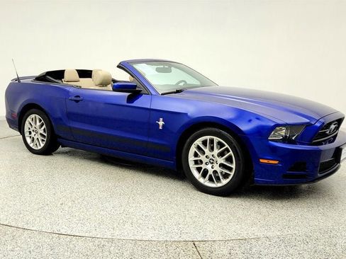 Used 2013 Ford Mustang Premium image 3