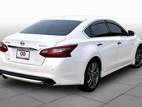 Used 2018 Nissan Altima 3.5 SL FWD image 13
