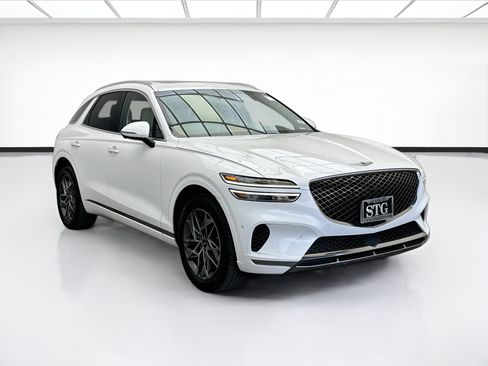 Used 2022 Genesis GV70 2.5T w/ Advanced Package AWD/4WD image 3