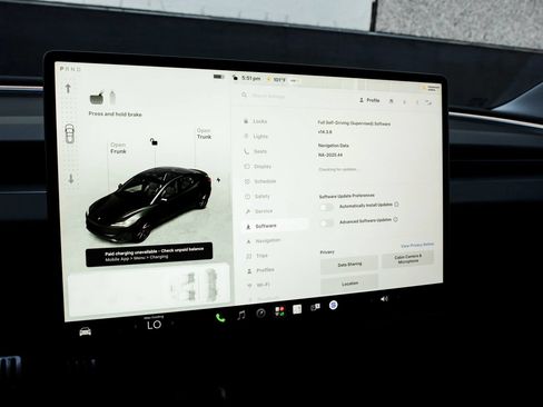 Used 2024 Tesla Model 3 Performance AWD/4WD image 21