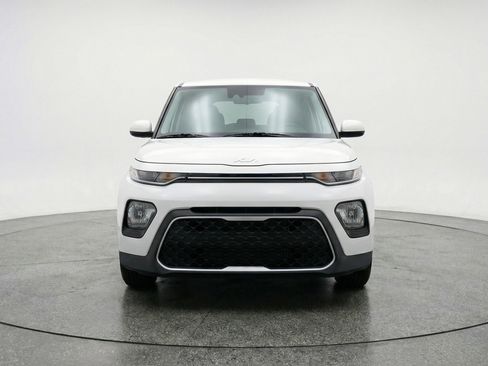 Used 2025 Kia Soul LX w/ LX Technology Package image 2