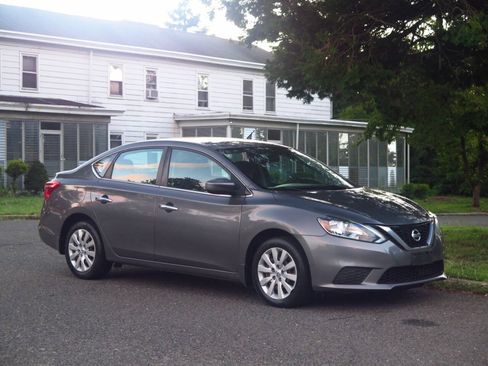 Used 2016 Nissan Sentra S FWD image 6