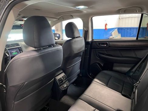 Used 2018 Subaru Outback 3.6R Limited image 18
