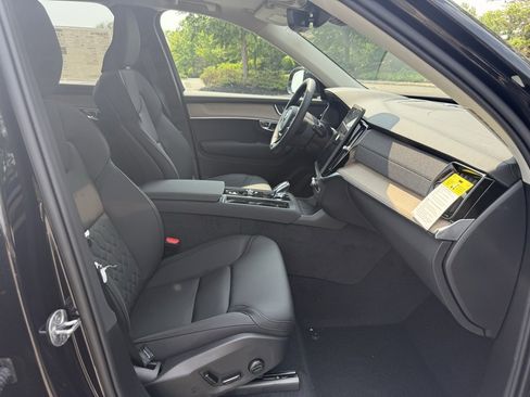 New 2025 Volvo XC90 B6 Plus image 24