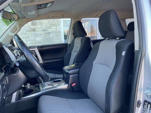 Used 2014 Toyota 4Runner SR5 image 15